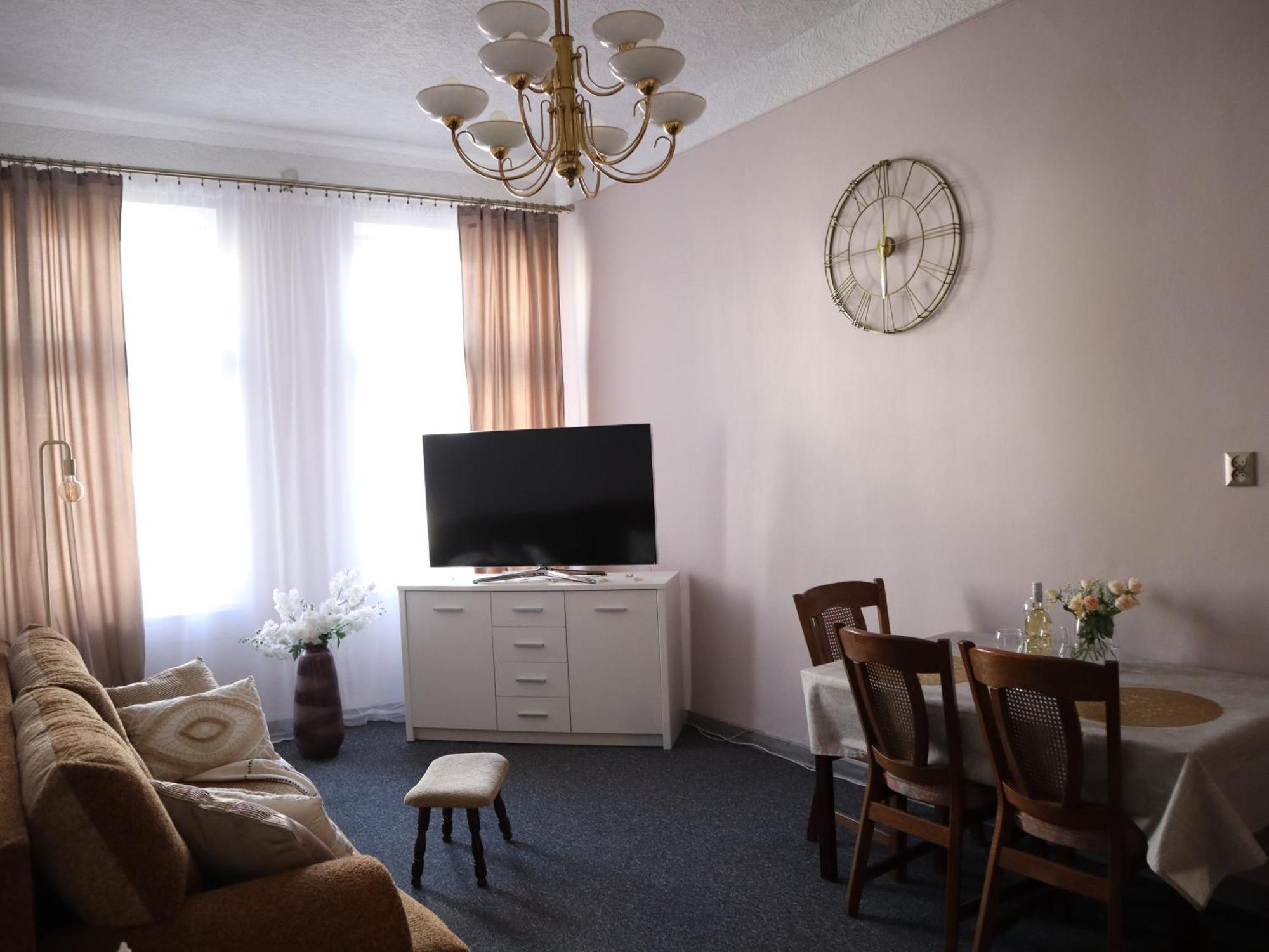 555 Flat - 55 M² Mieszkanie, 5 Min - Dworzec Glowny Krakau