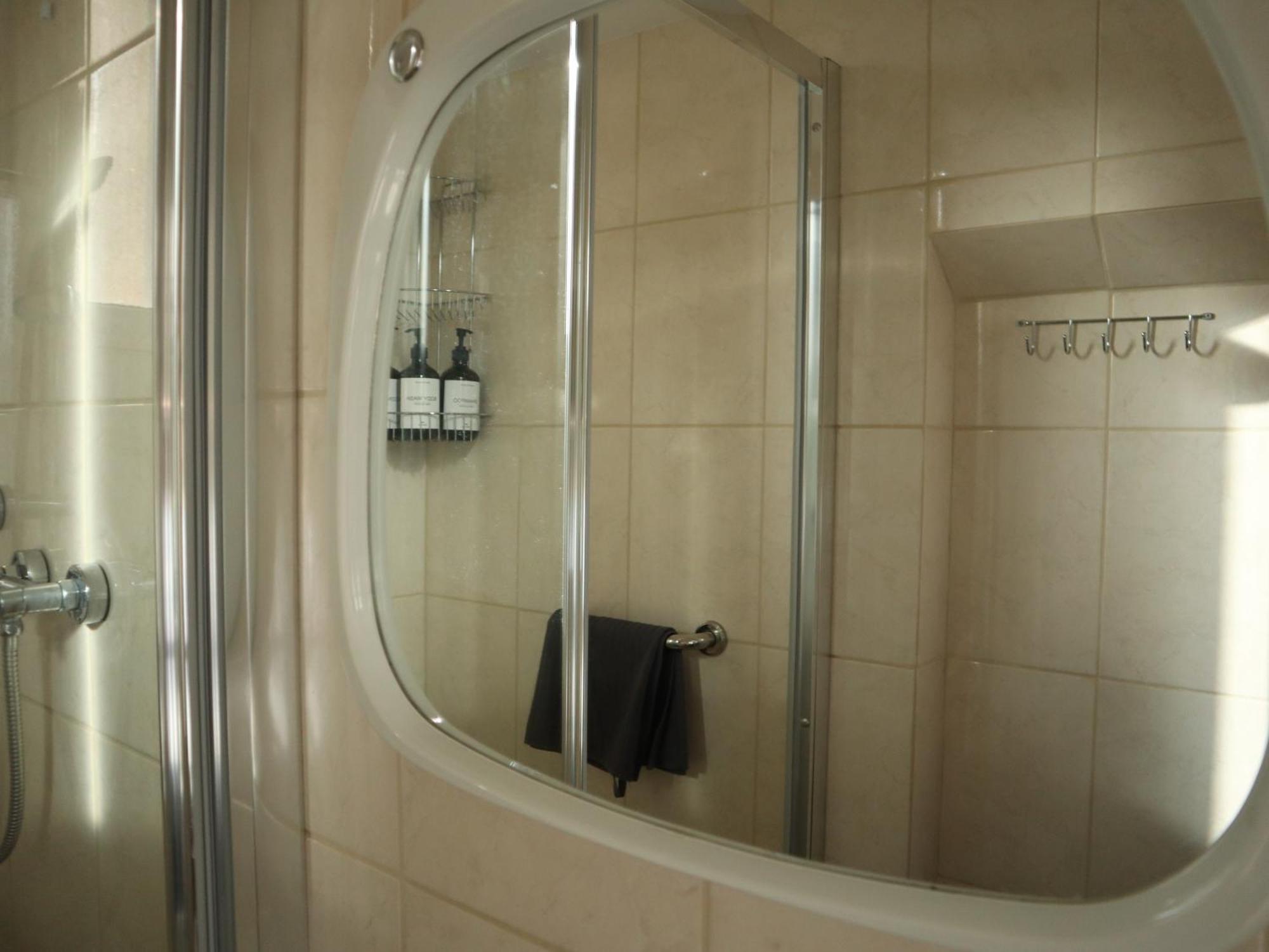 555 Flat - 55 M² Mieszkanie, 5 Min - Dworzec Glowny Apartment Krakau