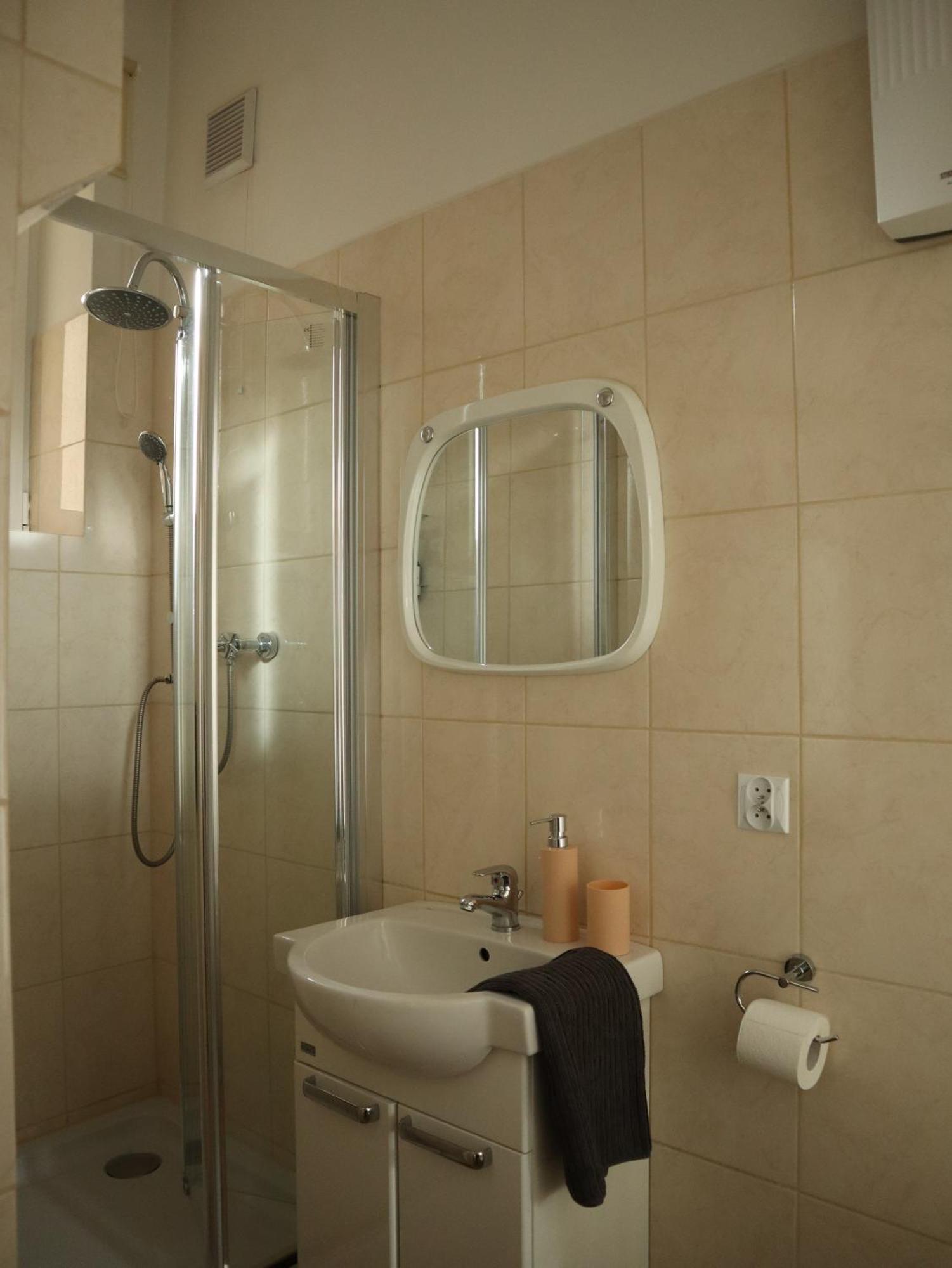 555 Flat - 55 M² Mieszkanie, 5 Min - Dworzec Glowny Appartement *