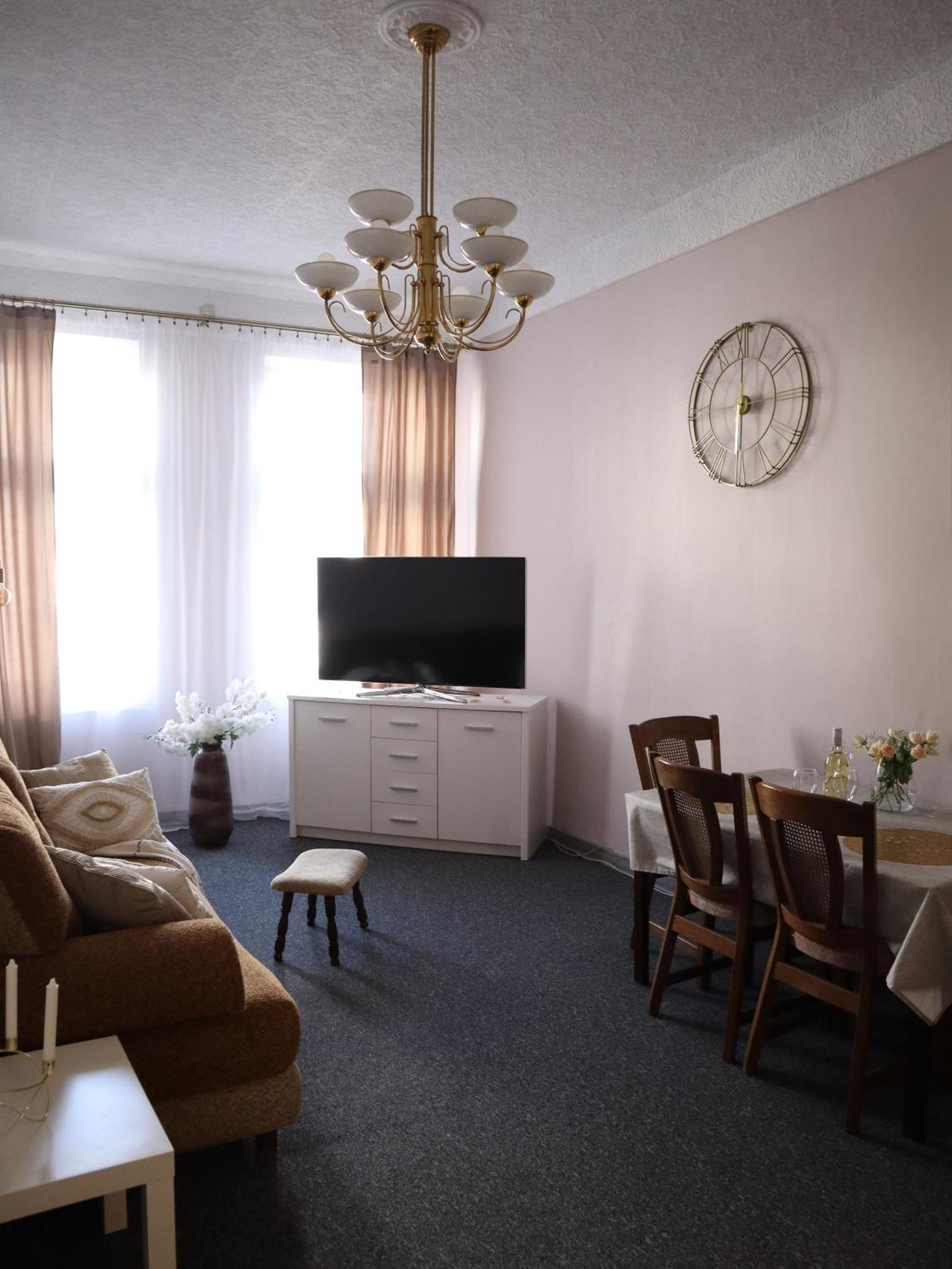Appartement 555 Flat - 55 M² Mieszkanie, 5 Min - Dworzec Glowny *